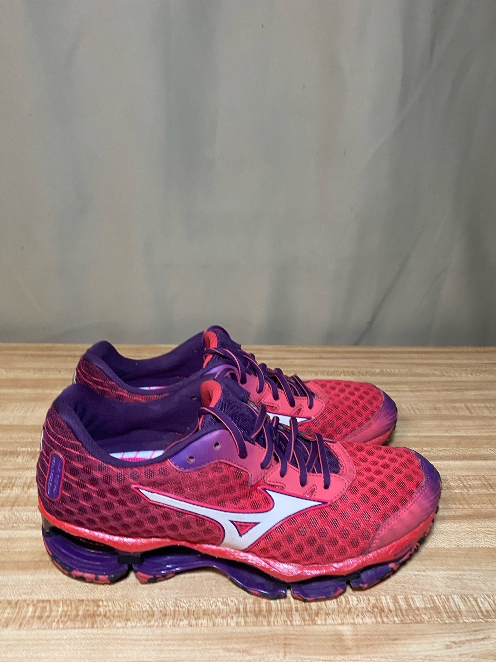 Mizuno Women’s Wave Prophecy 4 Pink Purple Gradient Running Shoes 9